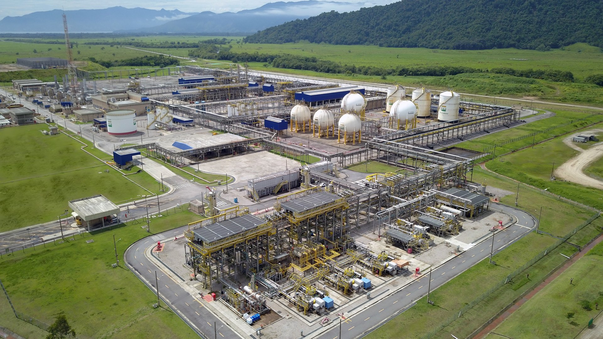 Unidade da Petrobras em Caraguatatuba bate recorde anual de produção de GLP