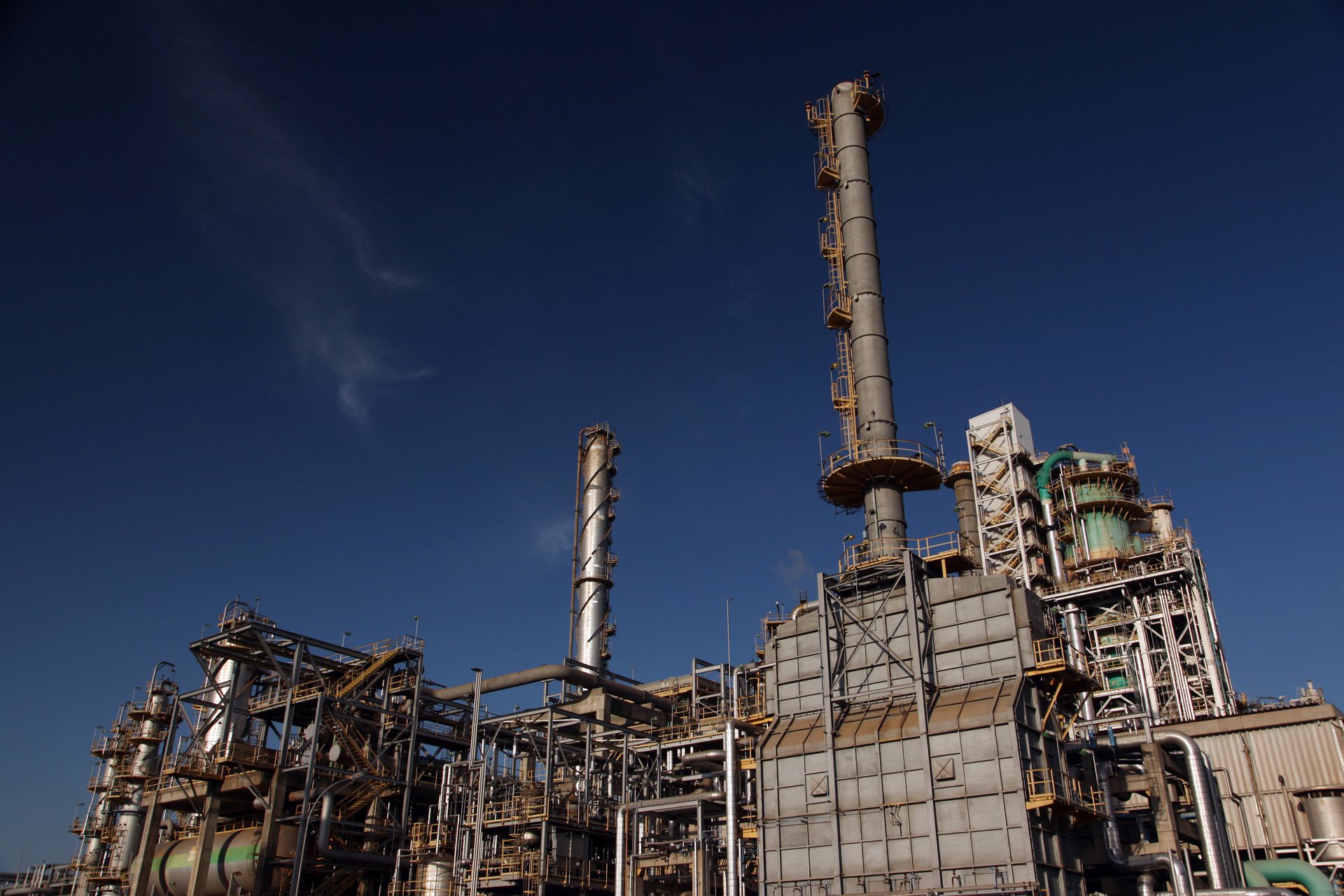Petrobras investe R$ 200 milhões em novos sistemas de tratamento de gases nas refinarias Replan e Refap